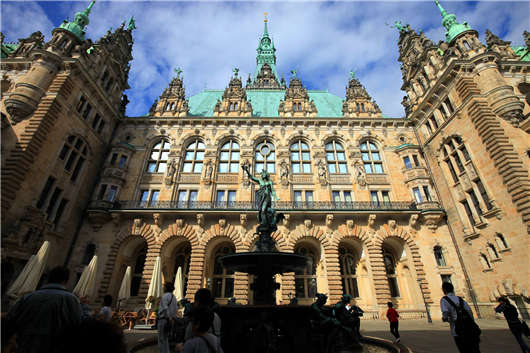 <a style='color:#268bd1;cursor:pointer;' href='/hanbao.html'><a style='color:#268bd1;cursor:pointer;' href='/hanbao.html'>德國漢堡</a></a>內你想象不到的全民狗狗搜救犬! 德國漢堡內你想象不到的全民狗狗搜救犬!