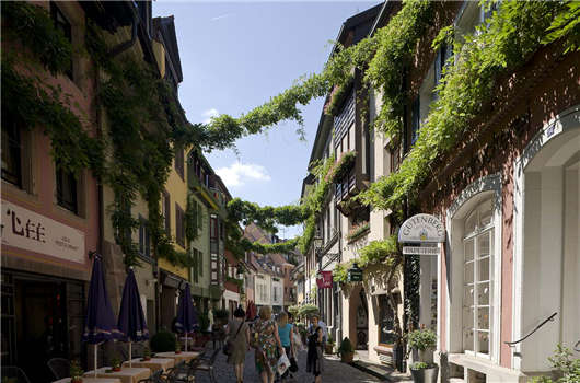 <a style='color:#268bd1;cursor:pointer;' href='/'>德國移民</a>資訊,德國養老金每月多少錢? 德國移民資訊,德國養老金每月多少錢?